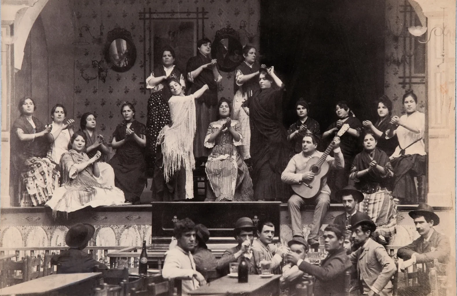 Revive la autenticidad del flamenco con las grabaciones de pizarra de Sociedad Pizarras. Arte, historia y tradición sonora.